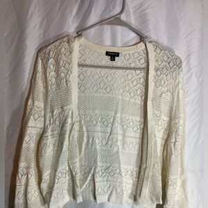 Lightweight white/cream sweater